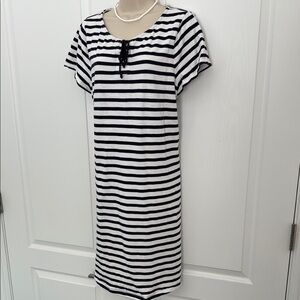 TALBOTS STRIPED NAVY/WHITE STRIPED DRESS CUTE AND NAUTICAL